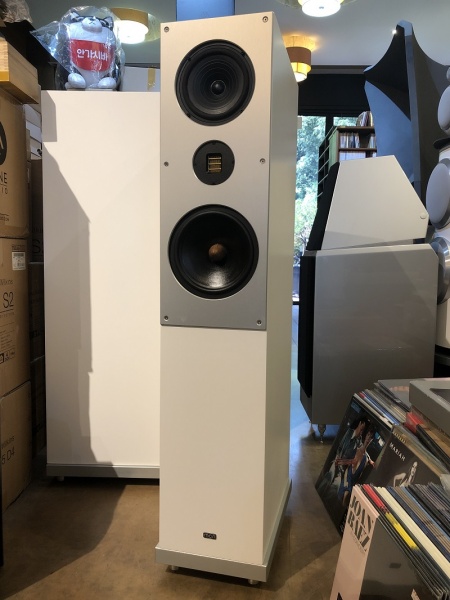 MON Acoustics Ghost Special