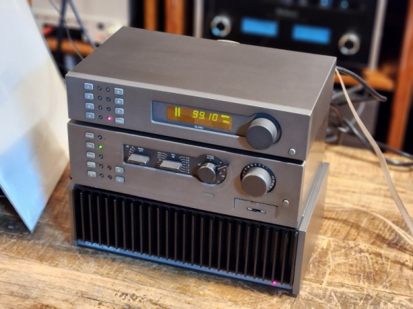 Quad(쿼드) 영국 QUAD 쿼드 사의 FM4튜너와 44프리엠프 405-2파워엠프 조합입니다