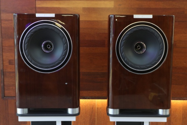 FYNAUDIO (파인오디오) F700 스피커