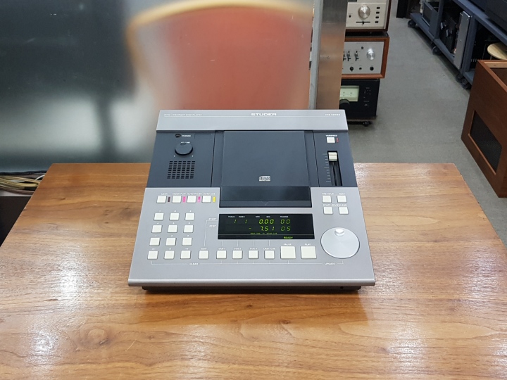 Studer (스튜더) Studer (스튜더) D730 CD플레이어