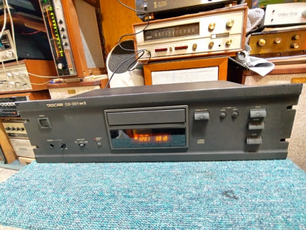 tascam (타스캄) cd 301mk2