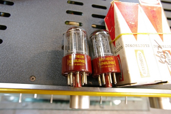 RAYTHEON 5692 ( 6SN7 )