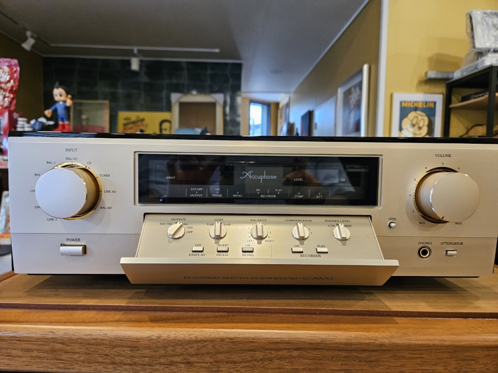 Accuphase(아큐페이즈) C-3900