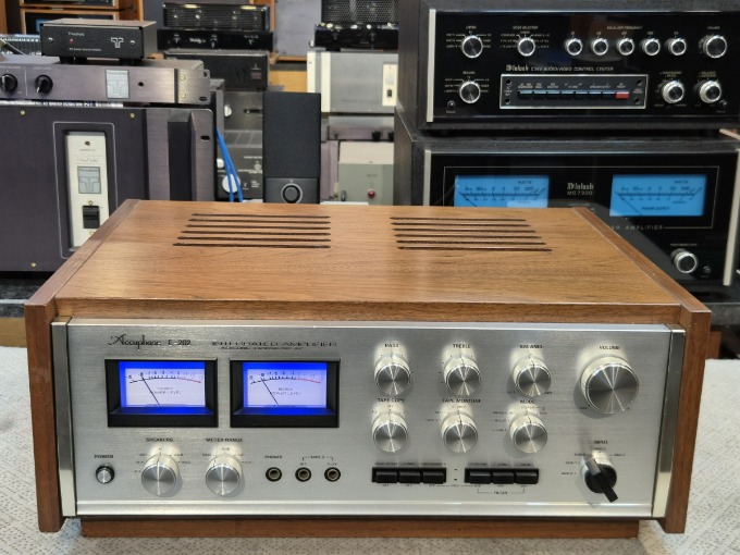 ACCUPHASE    (아키페이즈 ) E-202 