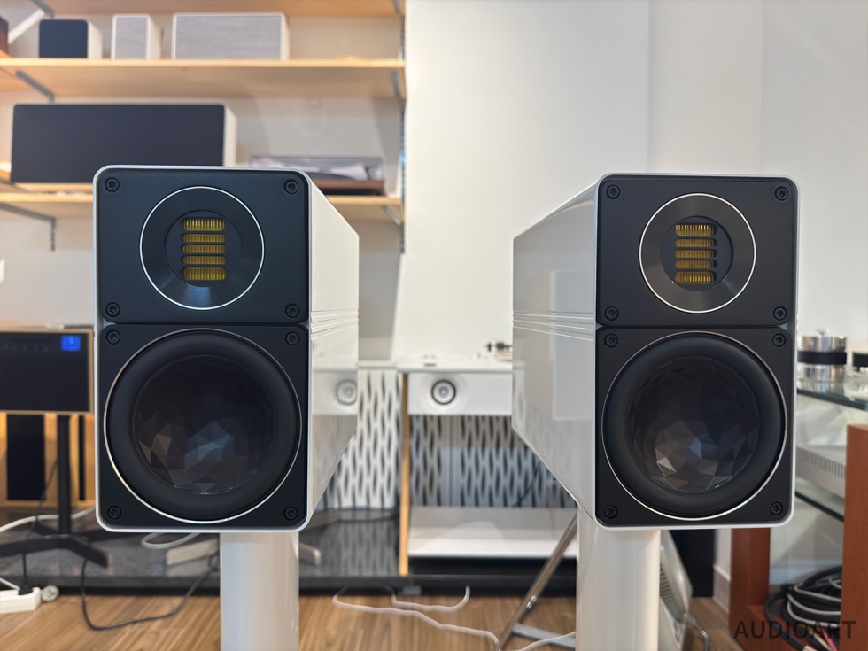 Elac(엘락) 312.2 화이트(패브릭 그릴 포함) + 엘락 LS 30 스탠드 중고