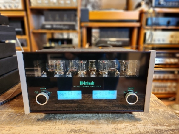 Mcintosh(매킨토시) MC2102 진공관 파워엠프 입니다 -극상품 출력관8알 파라피피구성 올맥킨토시 출력관 초단관 엔틱셀레션 밎 통솔관 구성-