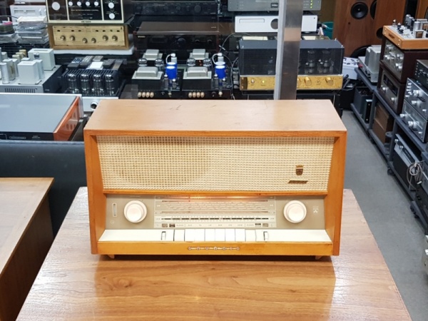 Grundig (그룬딕) Grundig (그룬딕) Type 2268 라디오